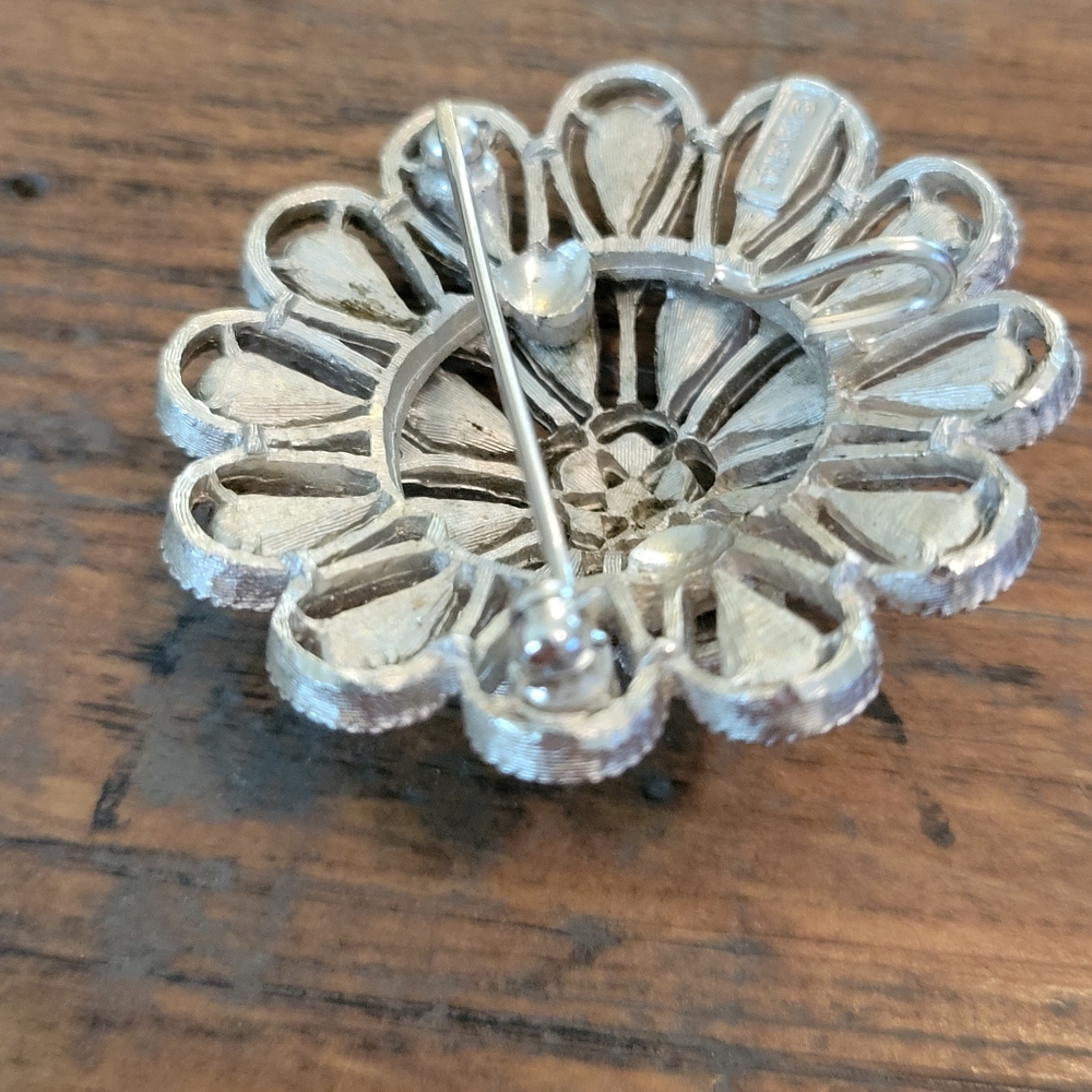 Vintage Crown Trifari Silver Tone Rhinestone Floral Brooch/Pendant - Picture 4 of 5